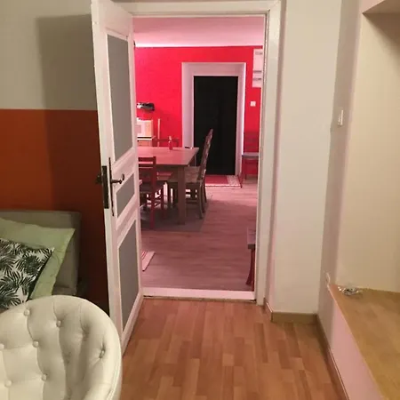 Caveau 1751 Apartment